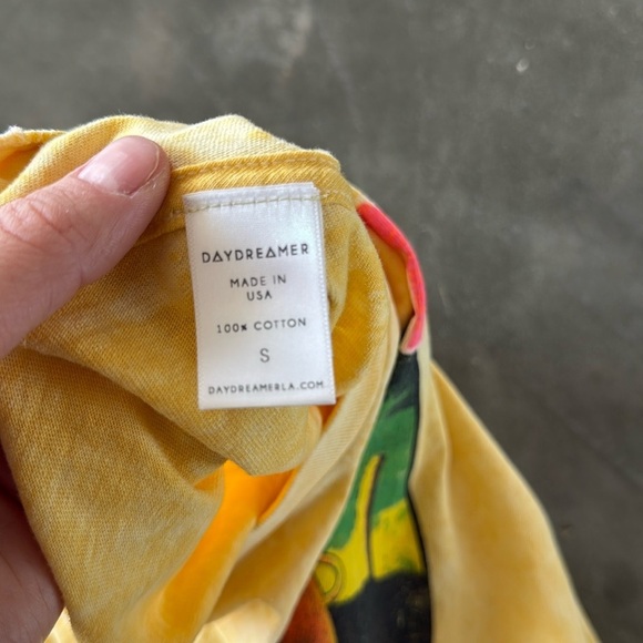 Daydreamer Pink Floyd Animals Yellow Shirt - Picture 7 of 8